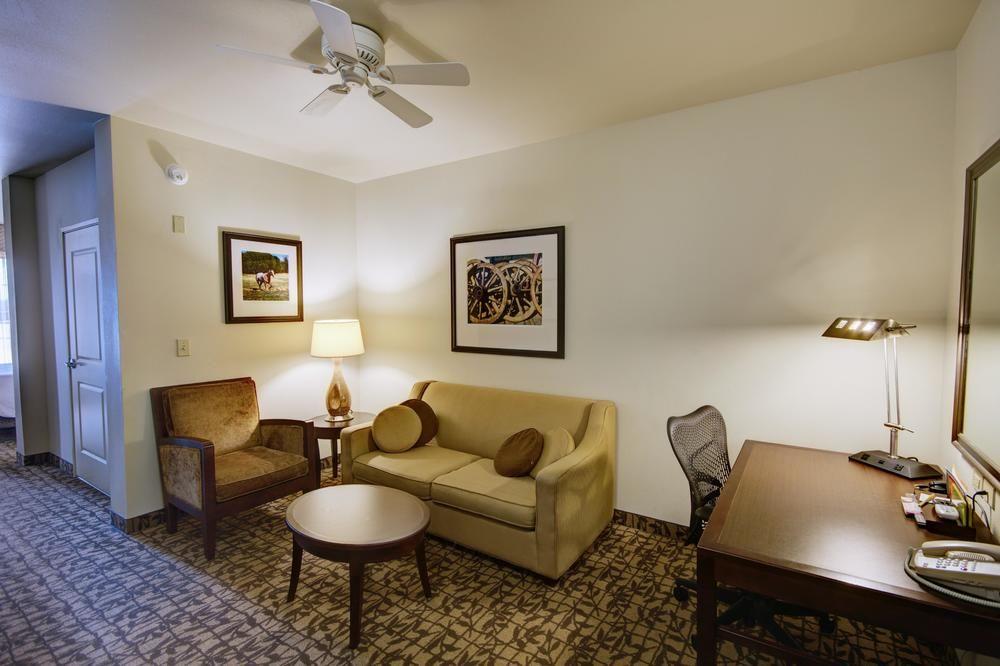 Hilton Garden Inn Гранбери Экстерьер фото