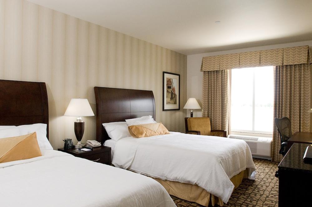 Hilton Garden Inn Гранбери Экстерьер фото