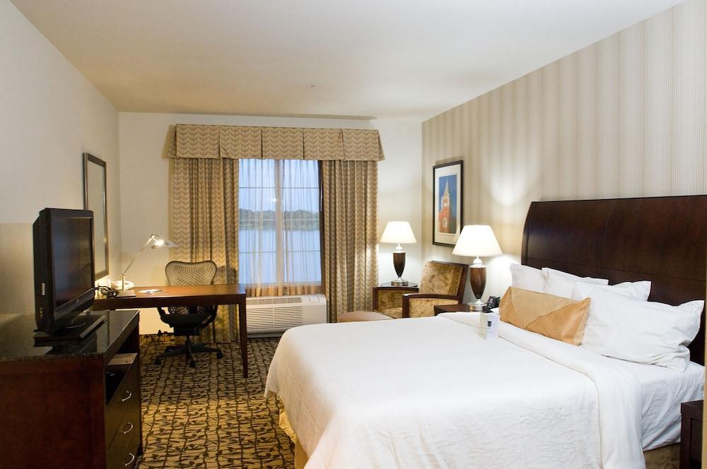 Hilton Garden Inn Гранбери Экстерьер фото