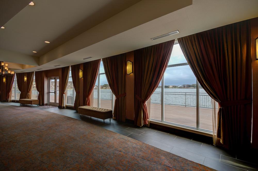 Hilton Garden Inn Гранбери Экстерьер фото