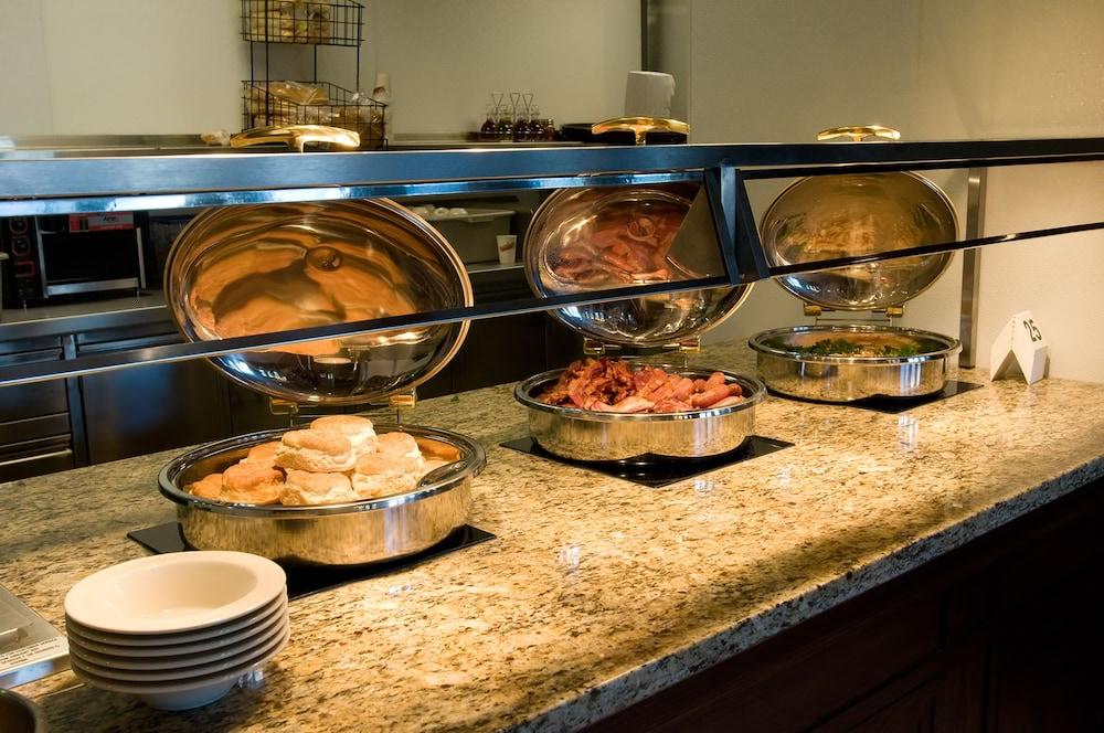 Hilton Garden Inn Гранбери Экстерьер фото