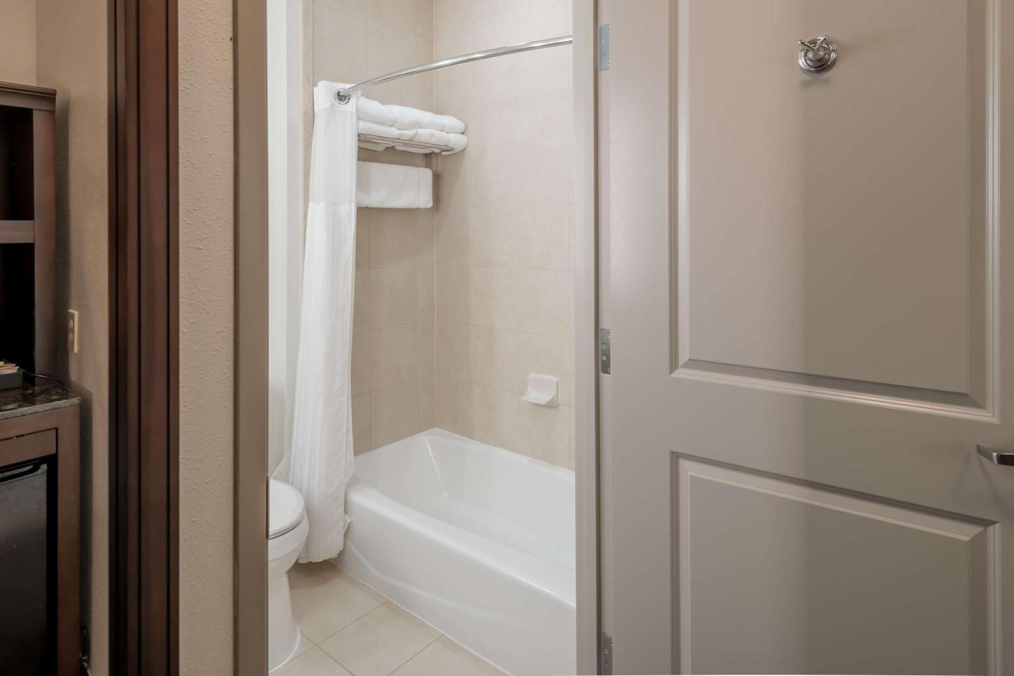Hilton Garden Inn Гранбери Экстерьер фото