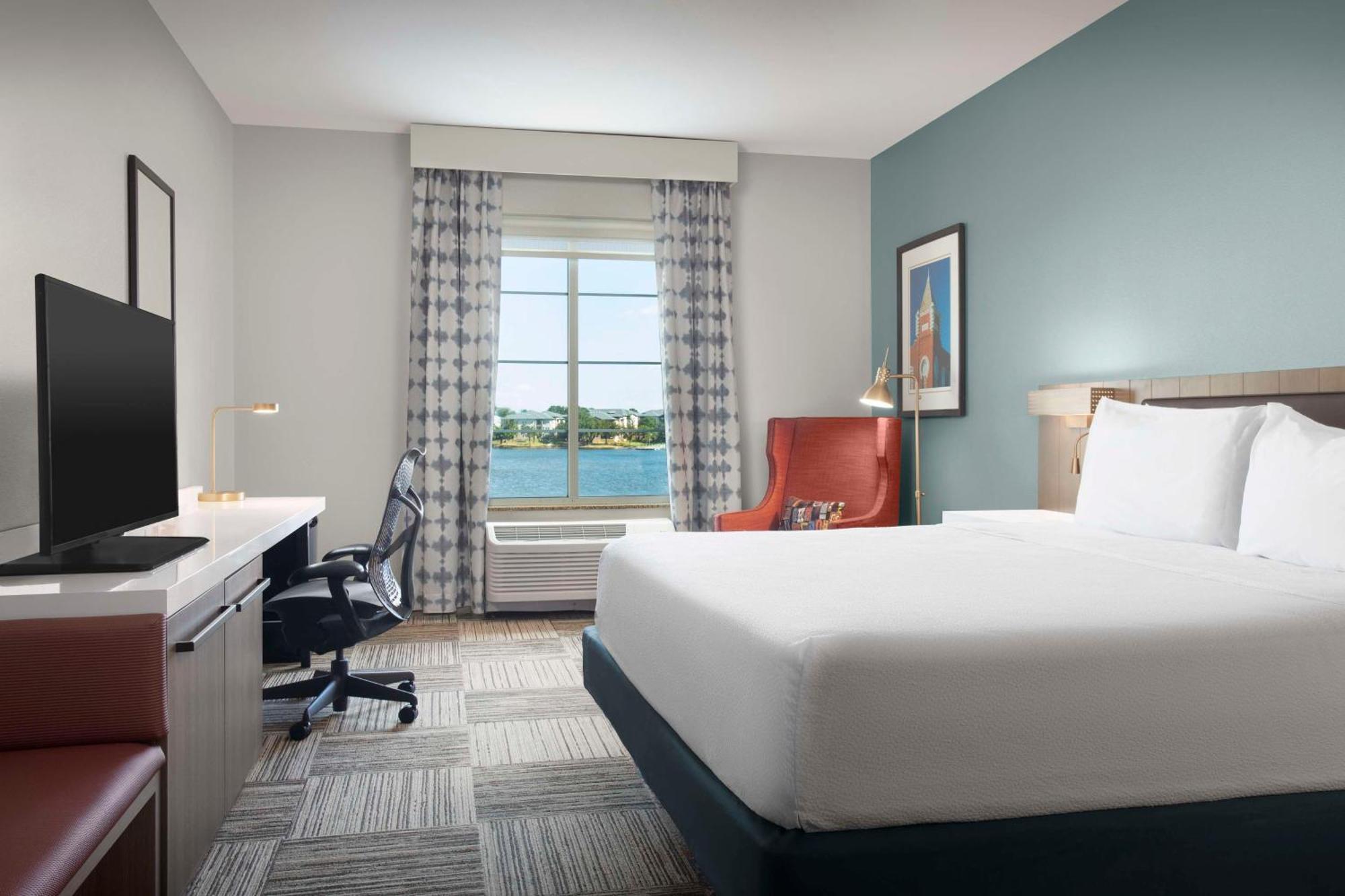 Hilton Garden Inn Гранбери Экстерьер фото