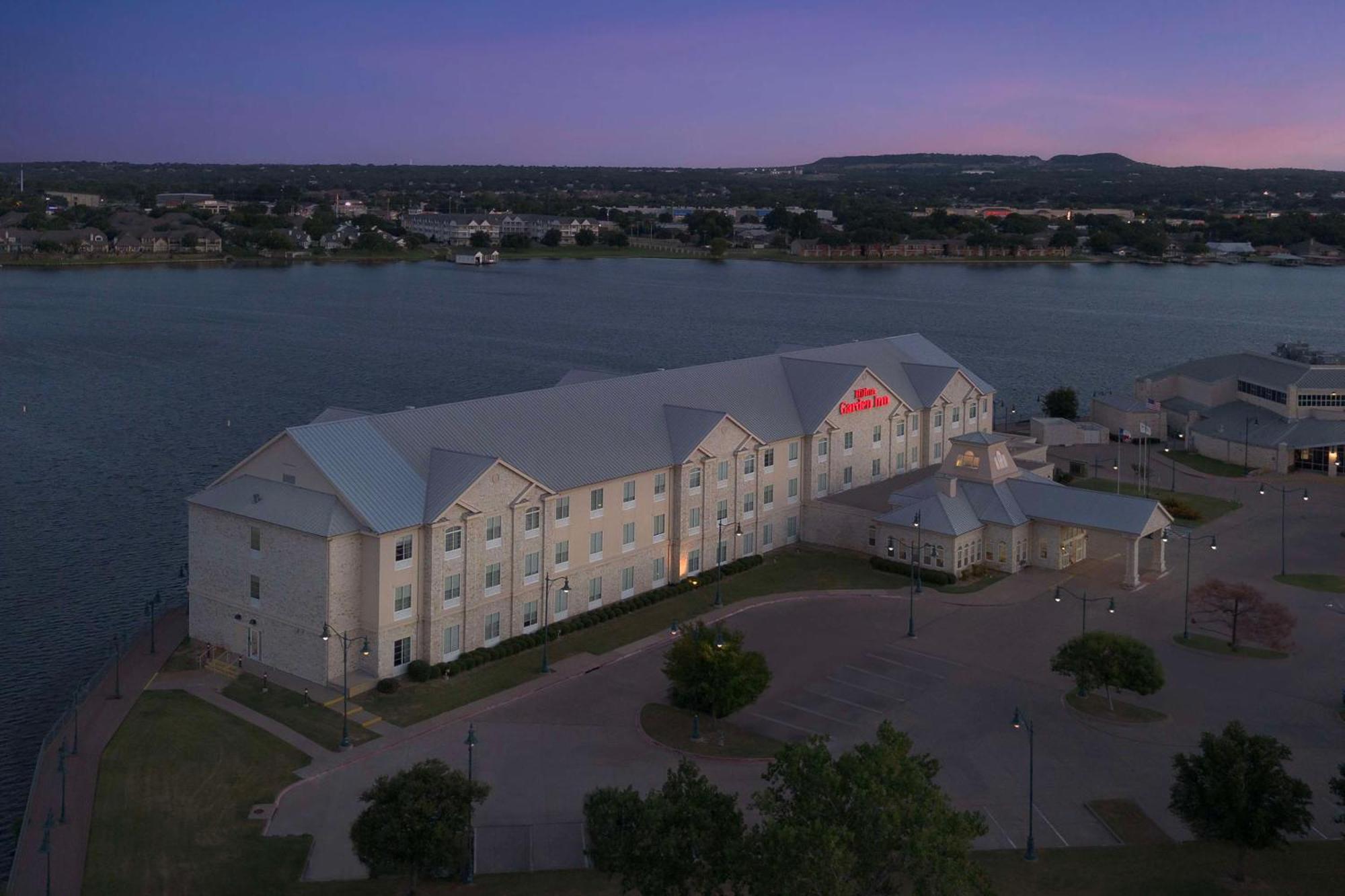 Hilton Garden Inn Гранбери Экстерьер фото