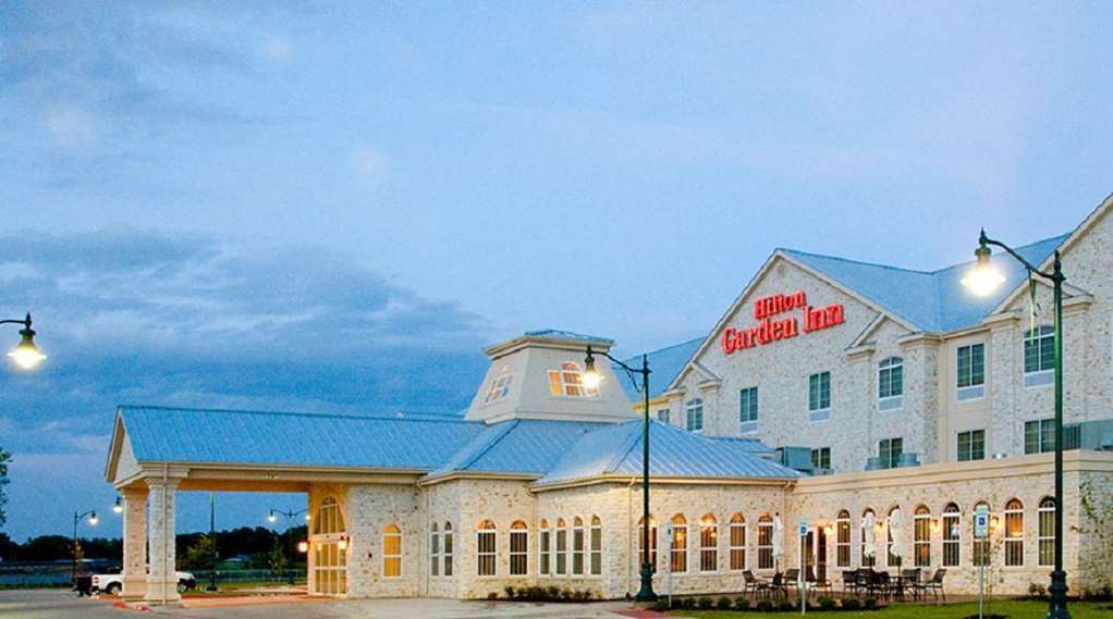 Hilton Garden Inn Гранбери Экстерьер фото